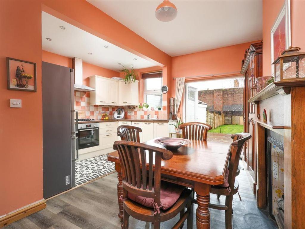 Comfortable Escape Near Gloucester Road * Bristol