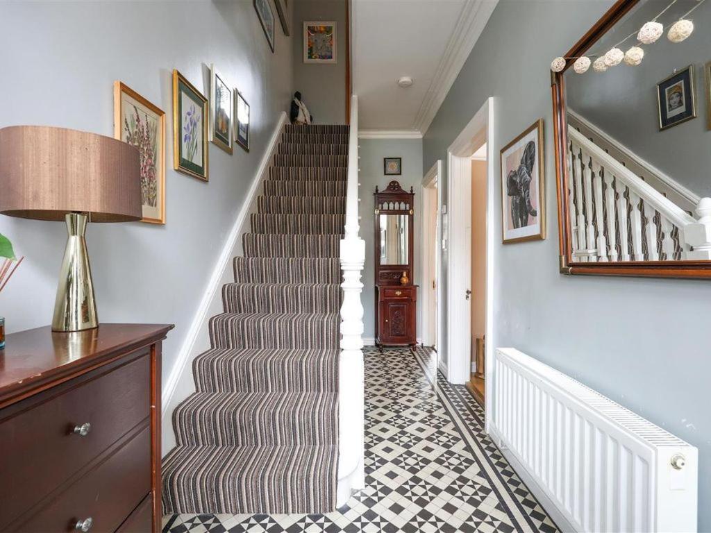 Сasa de vacaciones Comfortable Escape Near Gloucester Road *