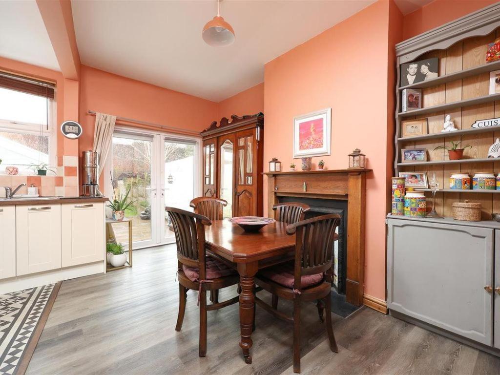 Сasa de vacaciones Comfortable Escape Near Gloucester Road Bristol